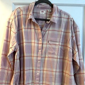 Levi’s brand new with tags oversized button up plaid shirt